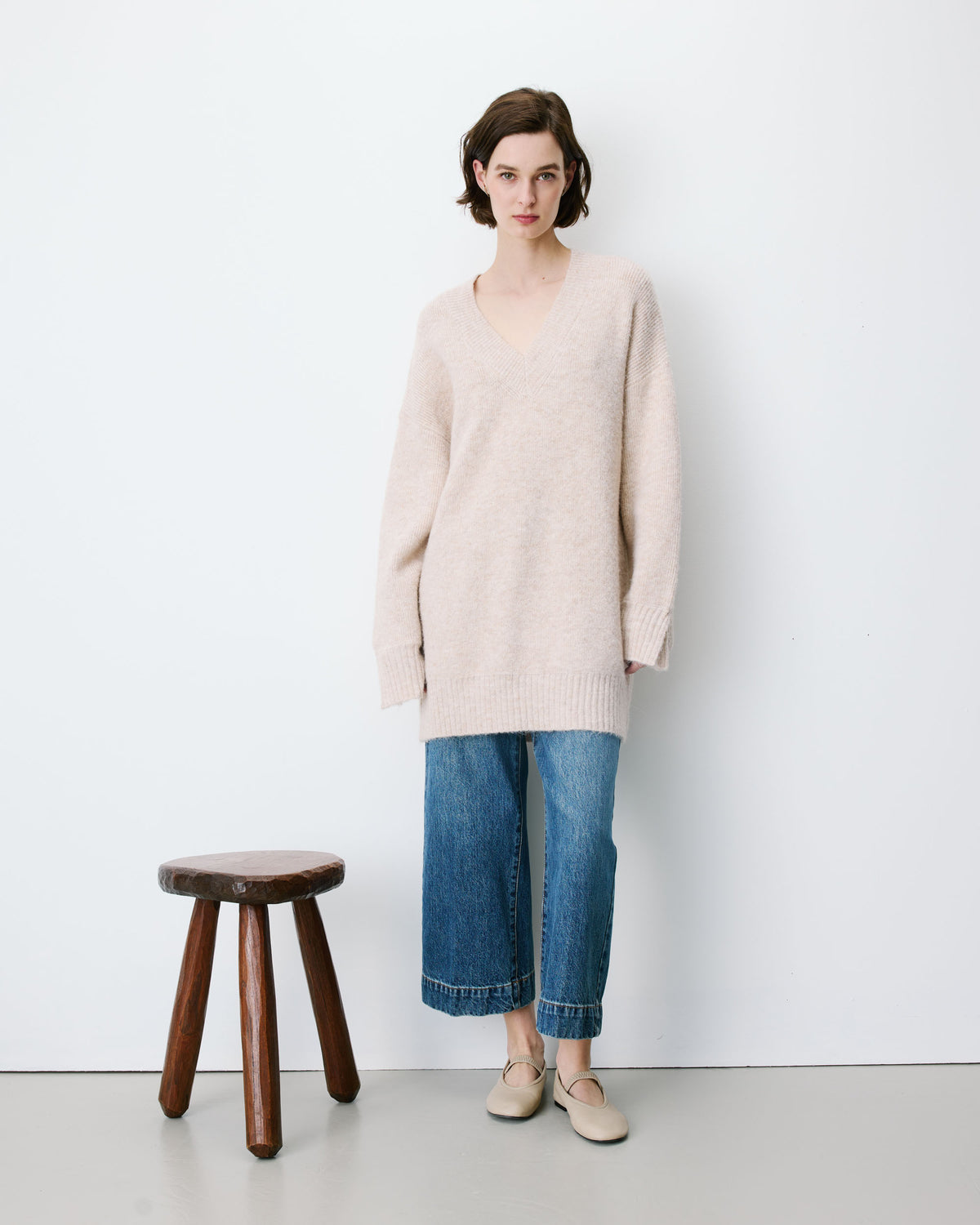 Robe pull courte oversize col V beige Airina