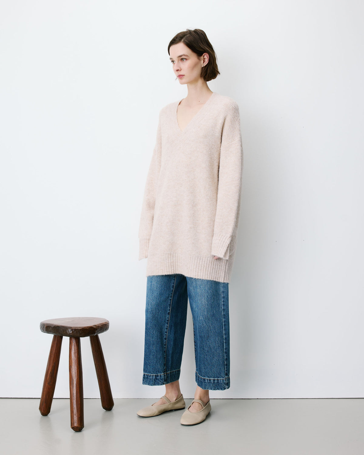 Robe pull courte oversize col V beige Airina