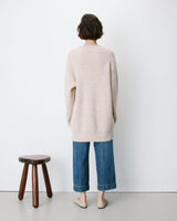 Robe pull courte oversize col V beige Airina