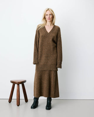 Robe pull courte oversize col V chocolat Airina