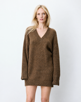 Oversized short V-neck knit dress chocolat Airina
