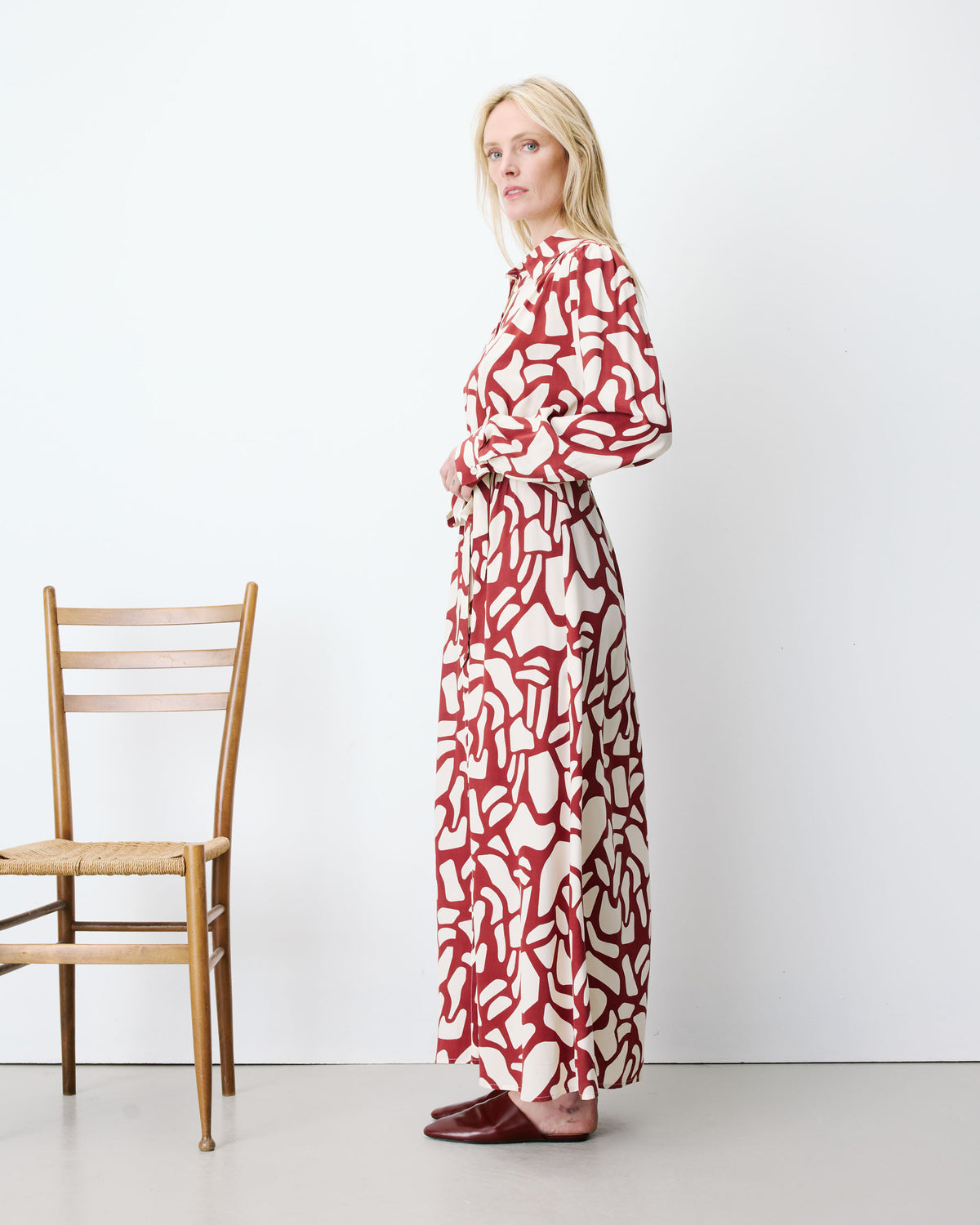 Robe chemise longue ceinturée à motif terracotta Aveline