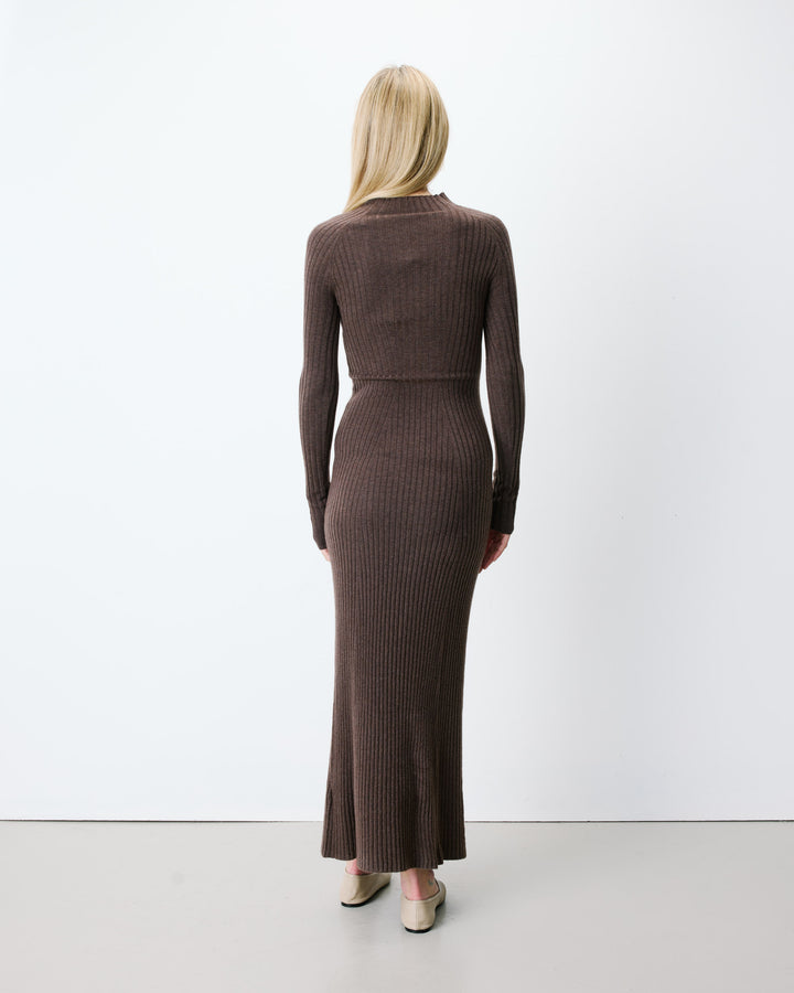 Robe pull longue col montant chocolat Alexandra
