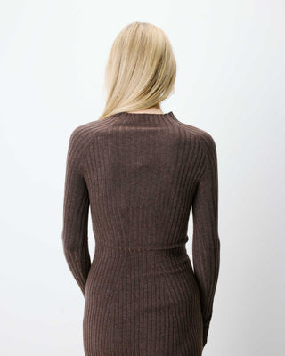 Robe pull longue col montant chocolat Alexandra