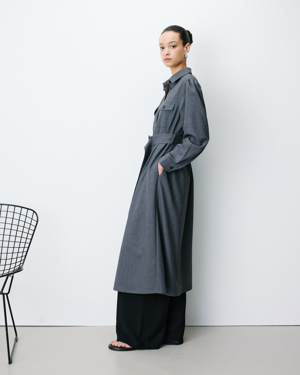 Robe chemise longue cintrée à la taille anthracite Arella