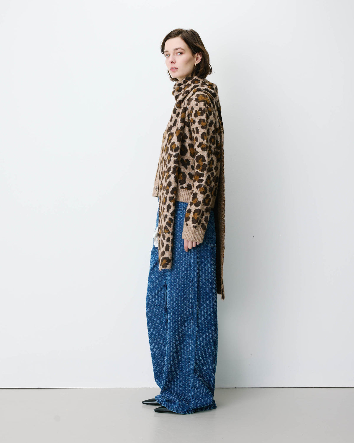 Écharpe en jacquard imprimé leo Adra