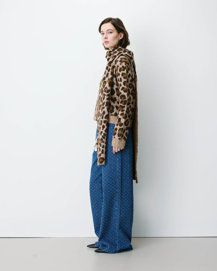 Écharpe en jacquard imprimé leo Adra