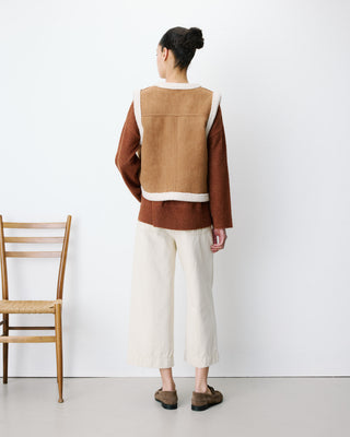 Veste sans manches en fausse shearling col V coffee Anya