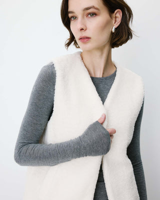 Veste sans manches en fausse shearling ecru Avery
