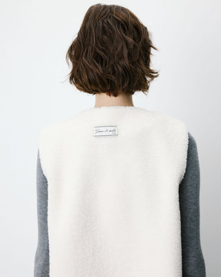 Veste sans manches en fausse shearling ecru Avery