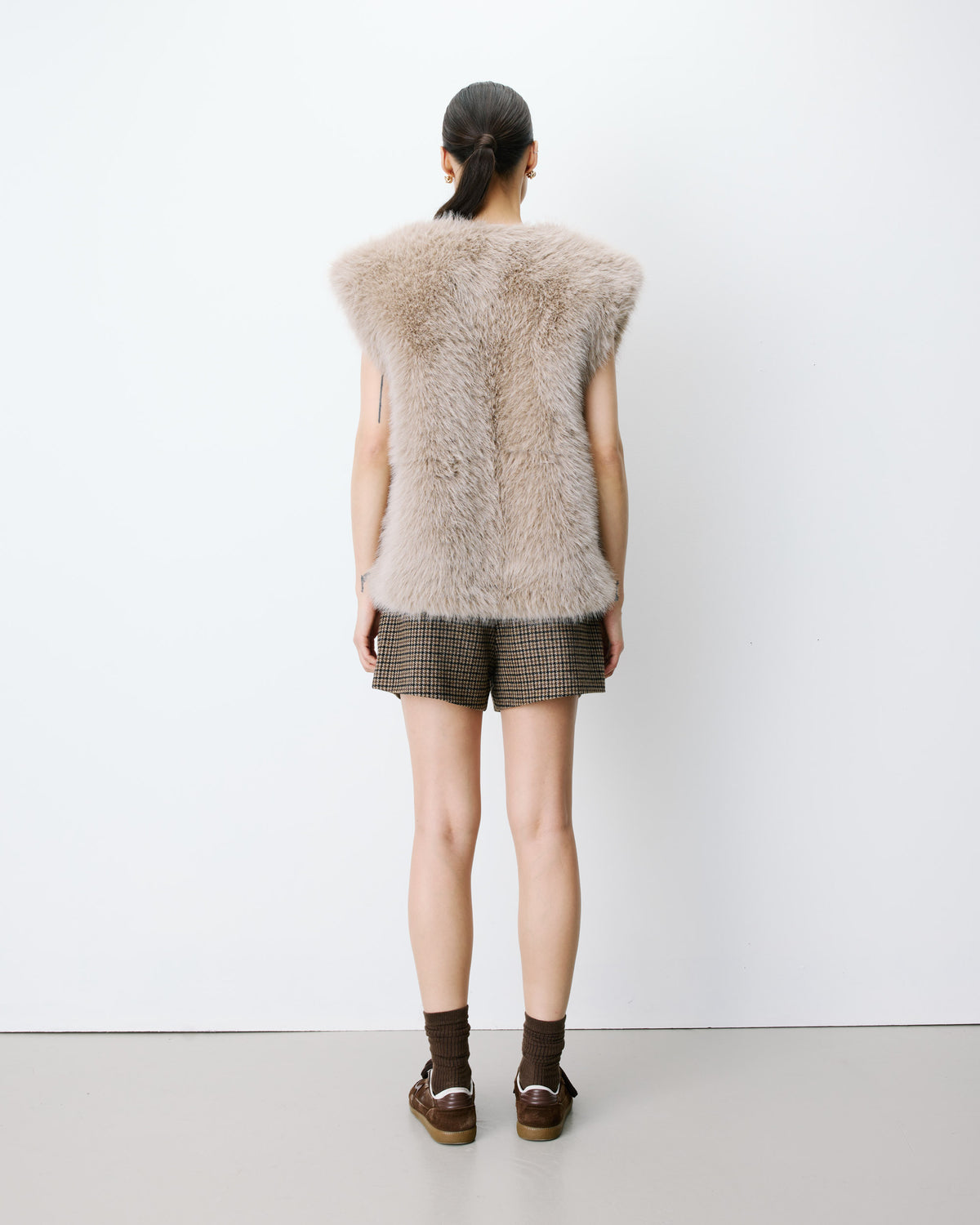 Veste droite sans manches en fausse fourrure grege Aelio