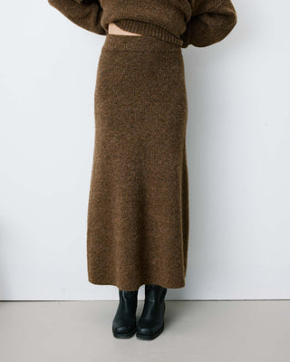 Jupe longue évasée en maille taille haute chocolat Aluna