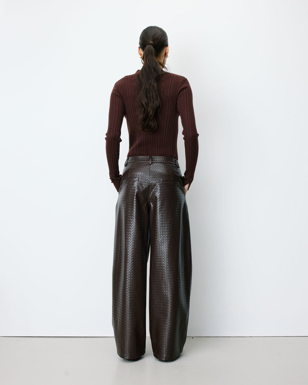 Pantalon barrel similicuir texturé chocolat Artius