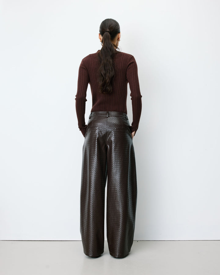Pantalon barrel similicuir texturé chocolat Artius