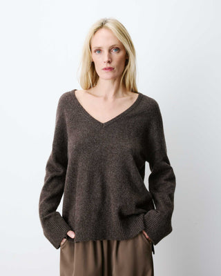 Pull ample col V en maille lurex chocolat Salvador