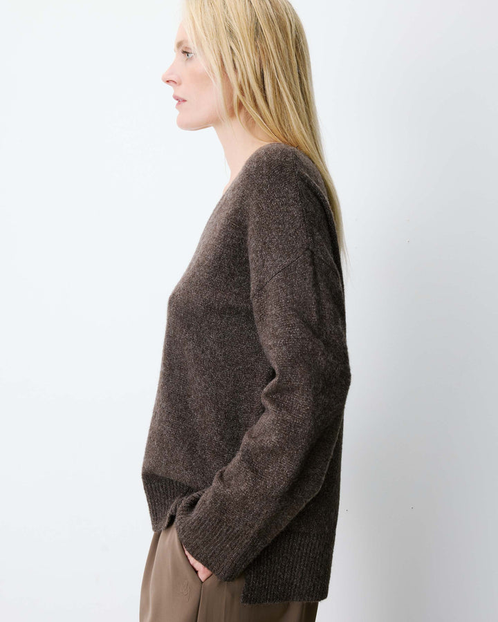 Pull ample col V en maille lurex chocolat Salvador