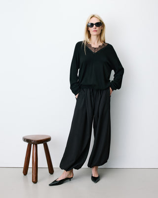 Pull en maille à col V en dentelle noir Augustin