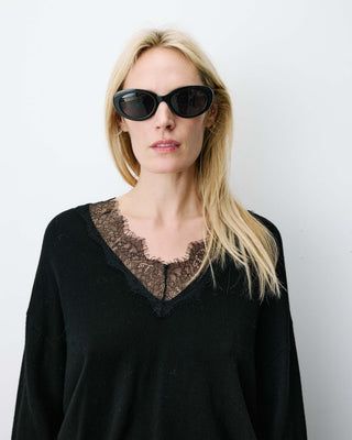 Pull en maille à col V en dentelle noir Augustin