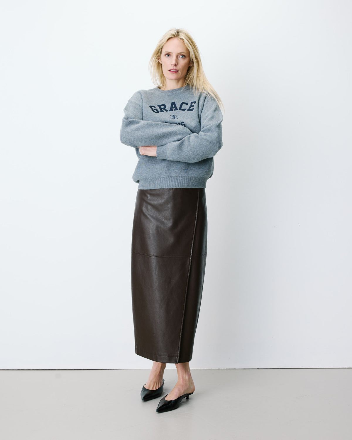 Pull à logo universitaire brodé gris Ashford
