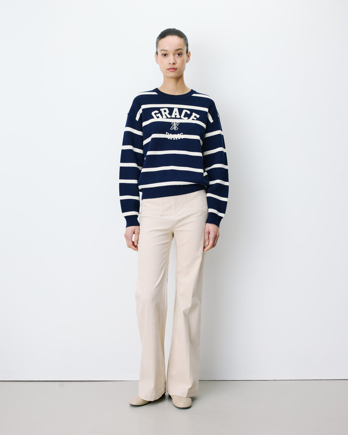Pull à logo universitaire brodé marine Ashford