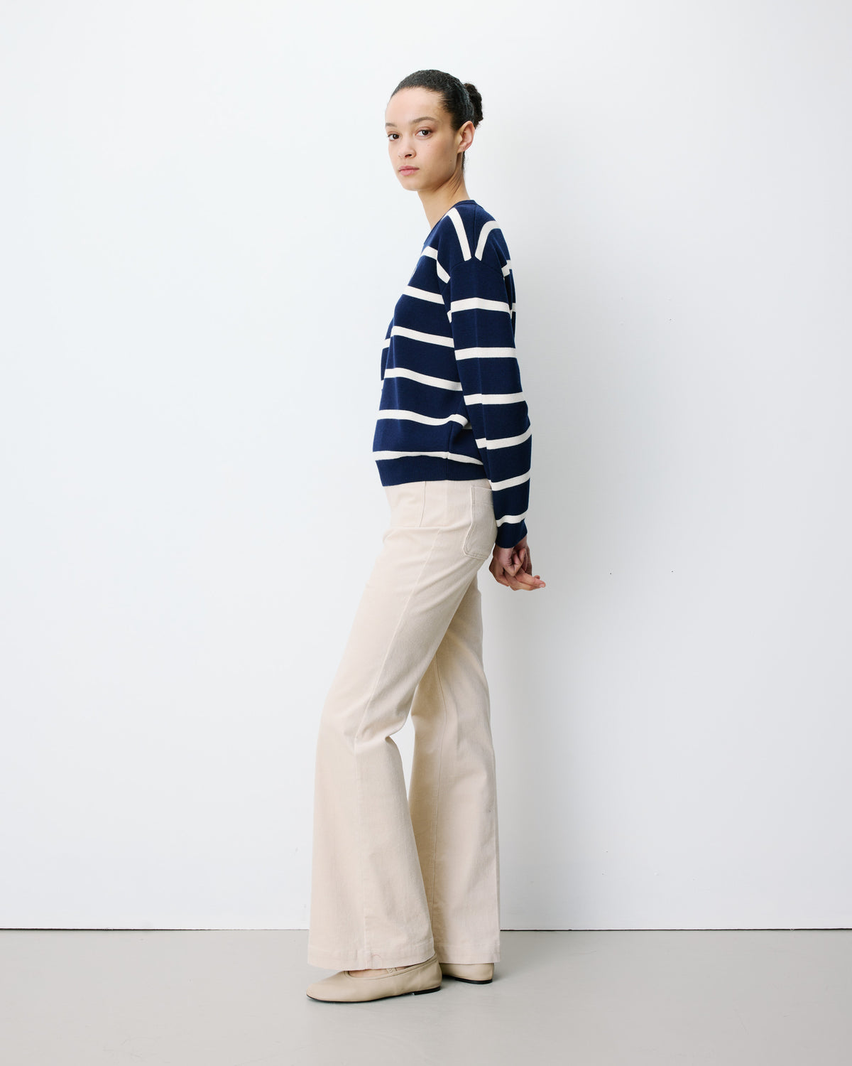 Pull à logo universitaire brodé marine Ashford