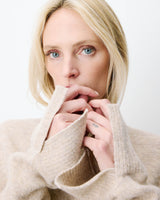 Pull large en maille jersey col montant sable Adelice