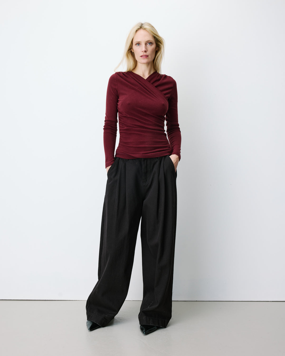 Ruched V-neck wrap top cherry Azul