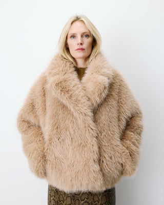 Manteau fausse fourrure croisé beige Amy