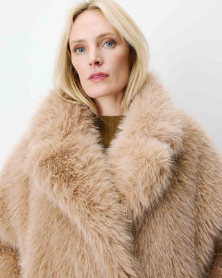 Manteau fausse fourrure croisé beige Amy