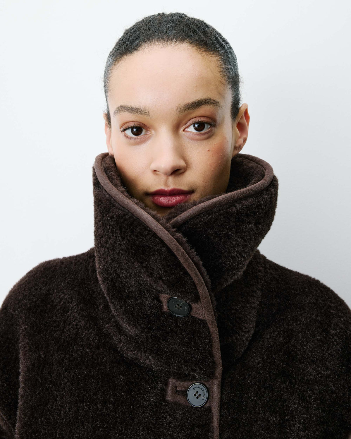 Manteau en fausse fourrure oversize boutonné chocolat Amelio