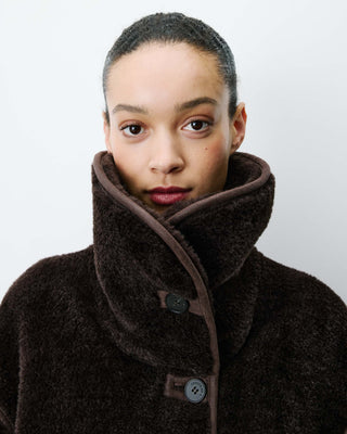 Manteau en fausse fourrure oversize boutonné chocolat Amelio