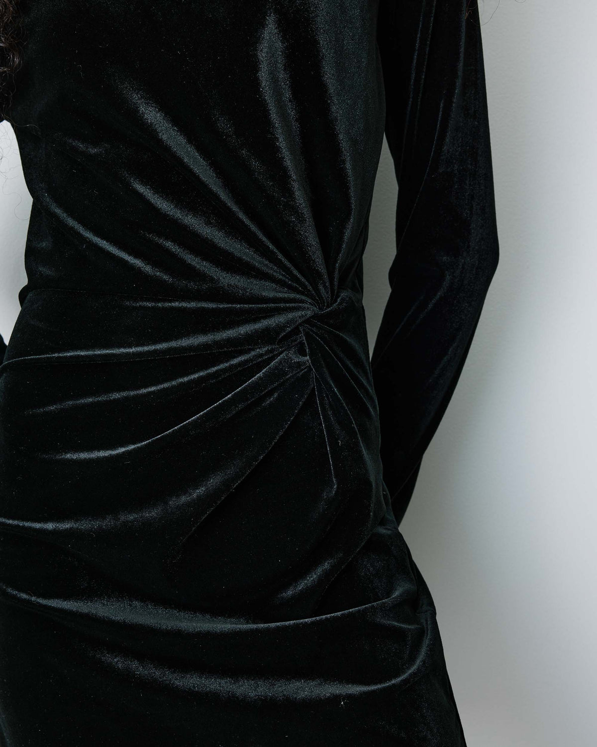 Robe courte velours drapée manches longues noir Beverly