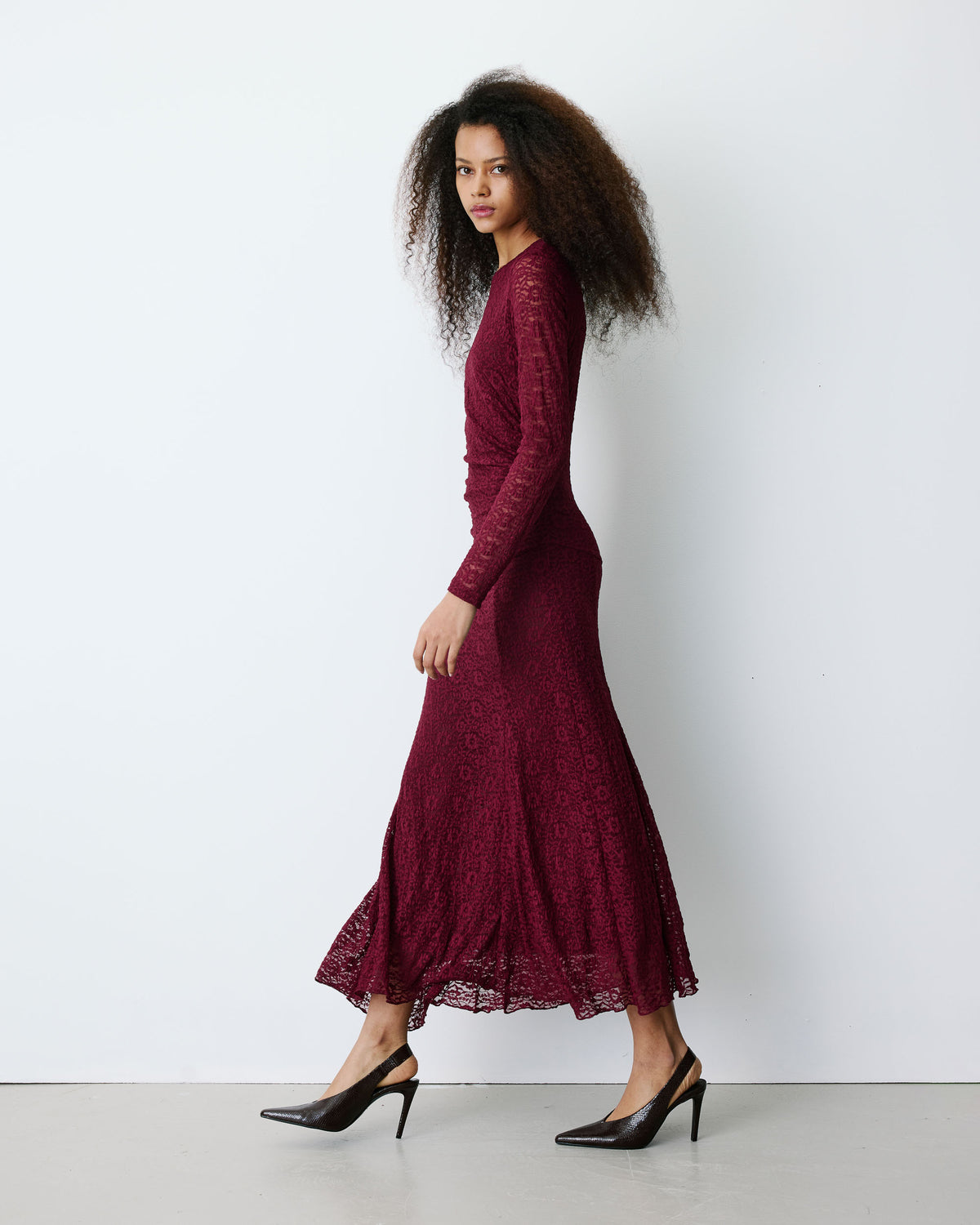 Robe longue en dentelle froncée cherry Bianca
