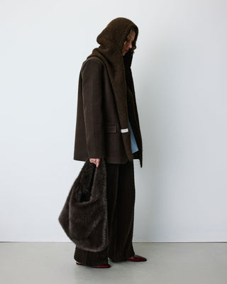 Sac en fausse fourrure porté épaule chocolat Bobby
