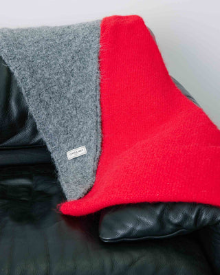 Knitted triangle scarf rouge Bonnie