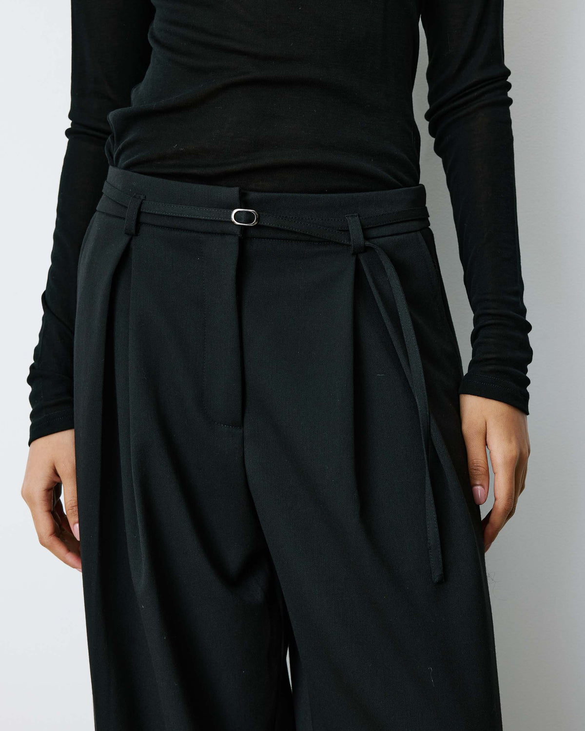 Pantalon tailleur oversize à plis ceinturé noir Barclay