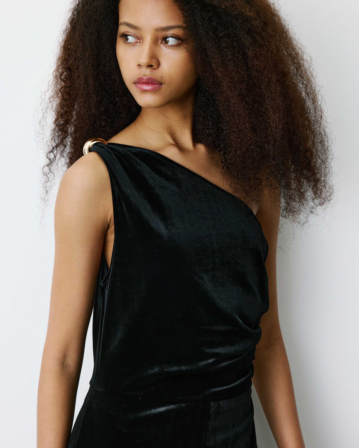 Asymmetric velvet jumpsuit noir Brielle
