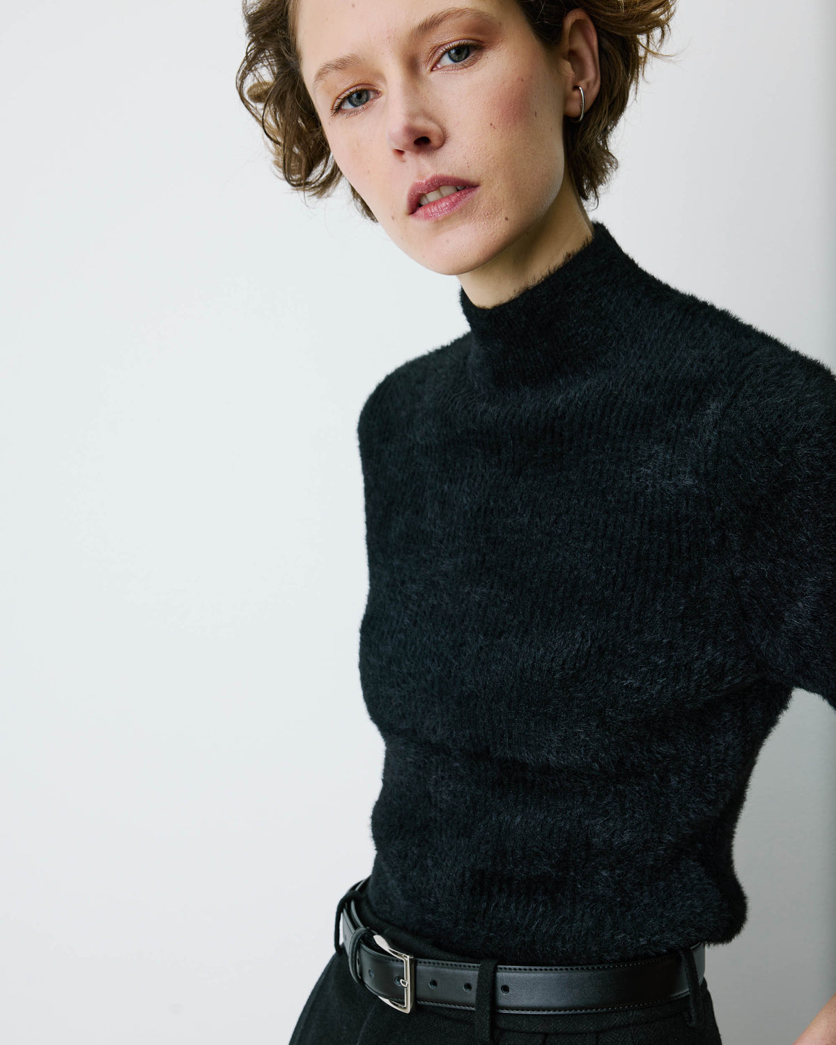 Pull doux manches courtes col cheminée noir Birdie