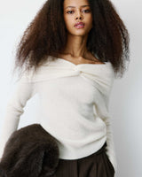 Pull à épaules dénudées manches longues ecru Bisou