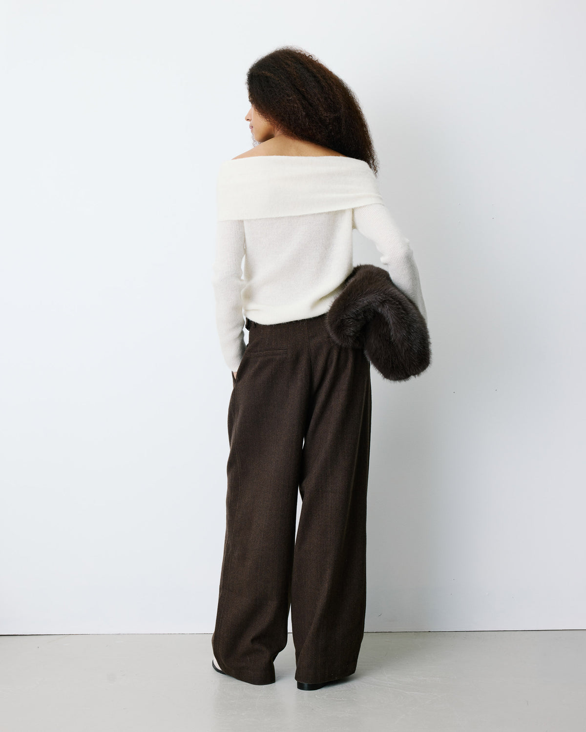 Pull à épaules dénudées manches longues ecru Bisou