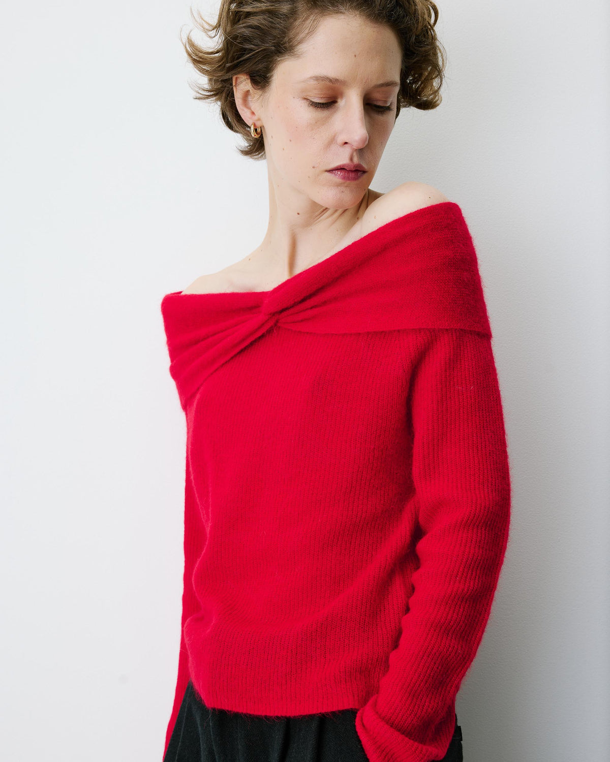 Pull à épaules dénudées manches longues rouge Bisou