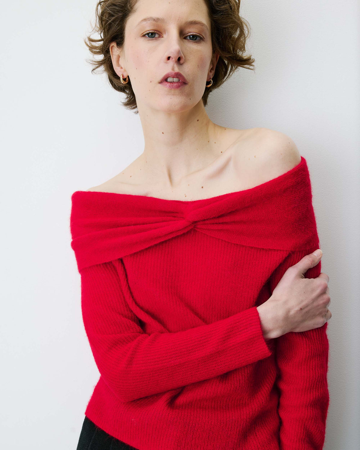 Pull à épaules dénudées manches longues rouge Bisou