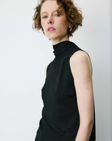 Top sin mangas con cuello alto noir Bailey