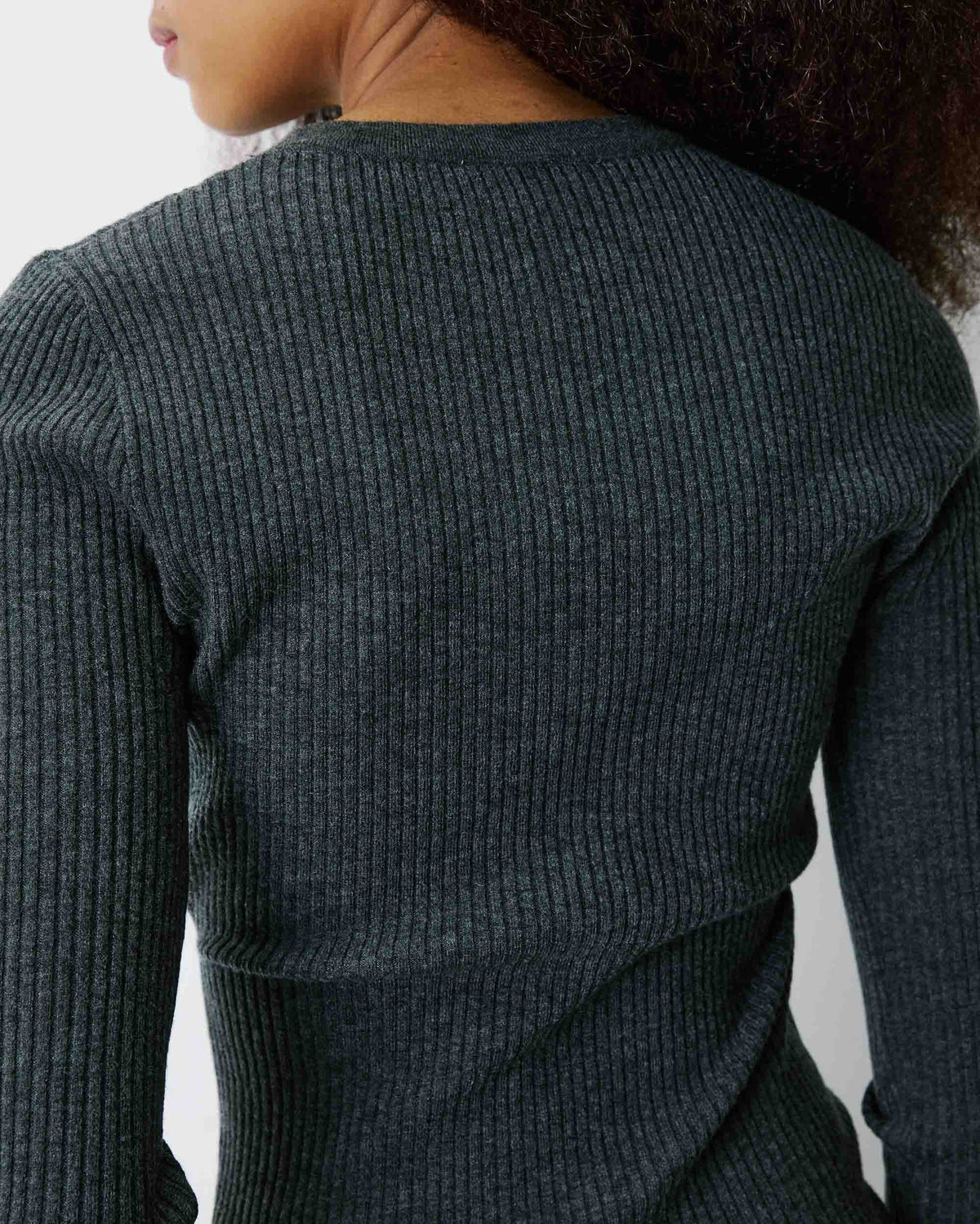 Pull cache-cœur col V près du corps anthracite Bindi