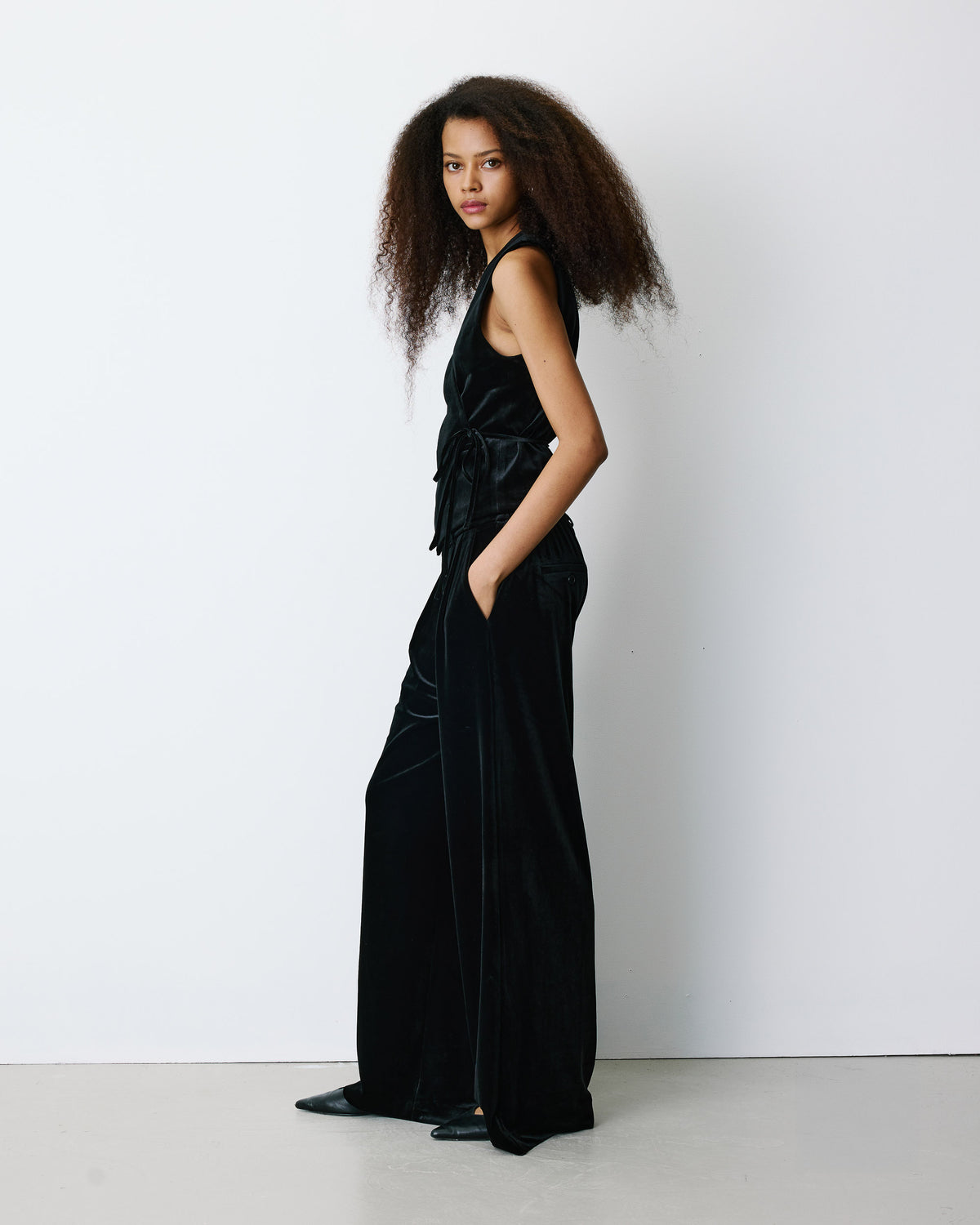 Gilet tailleur velours sans manches à nouer noir Benny