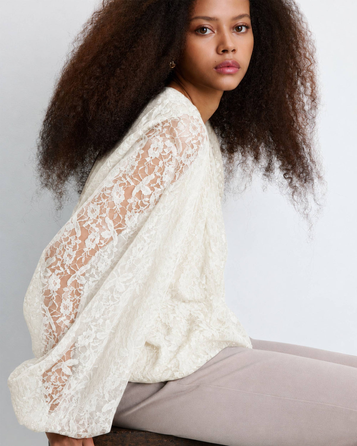 Blouse fluide en dentelle manches bouffantes ecru Beth