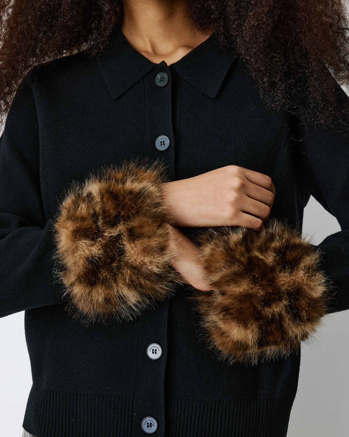Knit cardigan with faux-fur cuffs noir Bambino