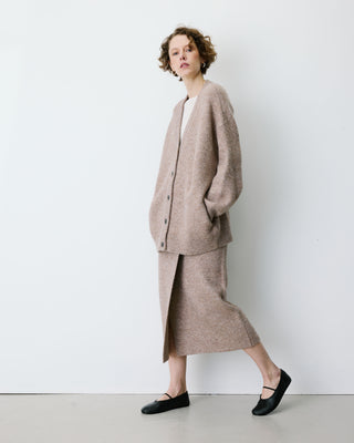 Cárdigan oversize con cuello de pico mocha Bloom