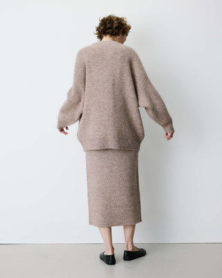 Cárdigan oversize con cuello de pico mocha Bloom
