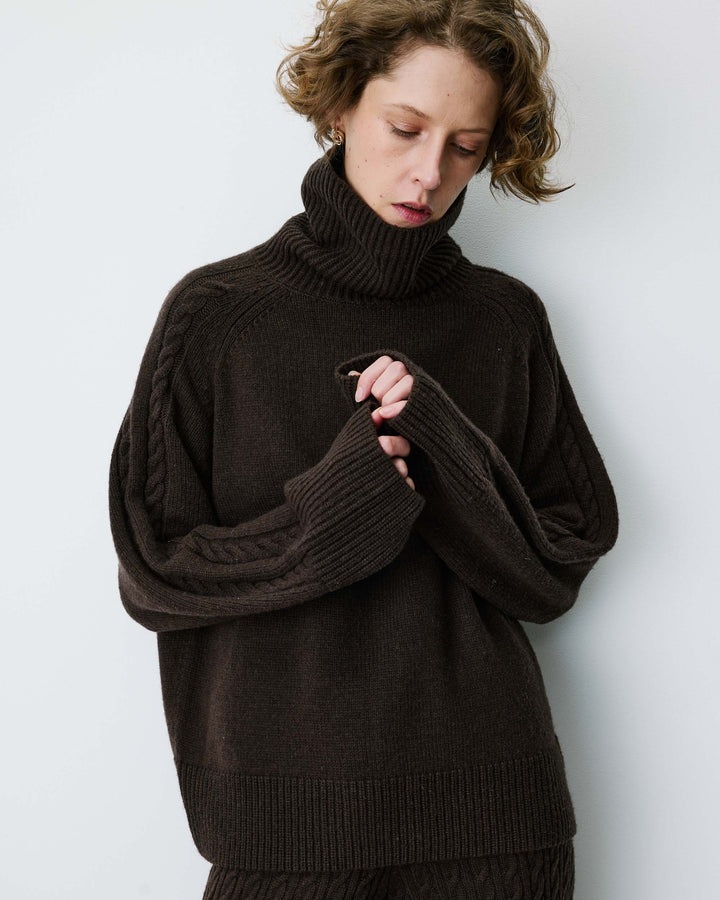 Oversized cable-knit turtleneck jumper chocolat Bastille